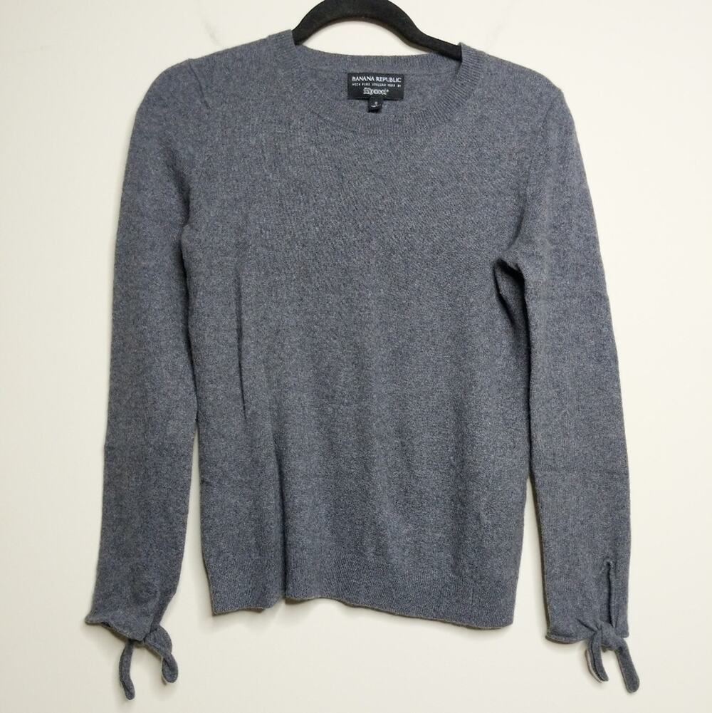 Banana Republic Bow-Cuff Crew Sweater - Sz S - GUC